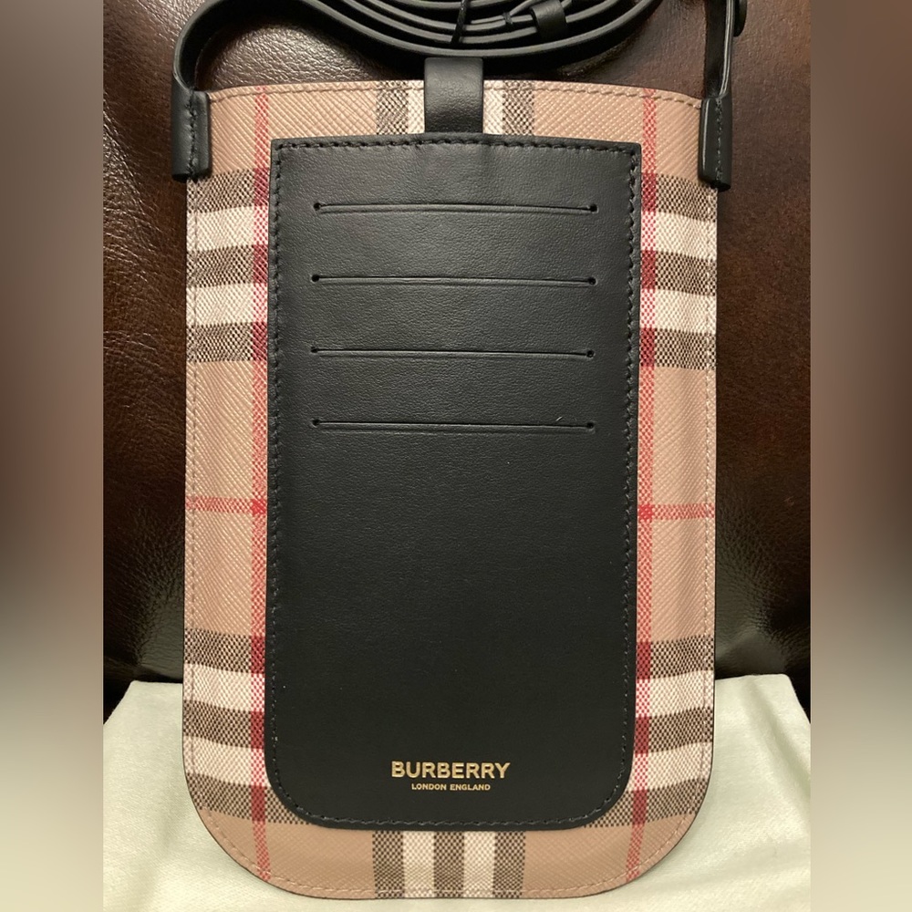 BNWT BURBERRY Vintage Check Anne Phone Case with Strap - Picture 4 of 12